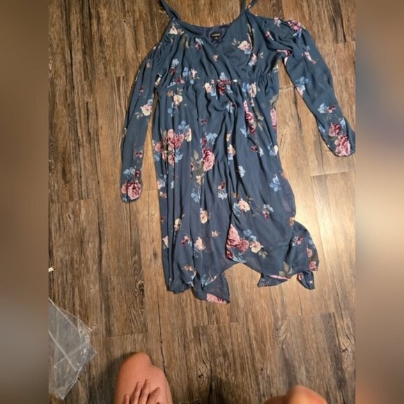 Torrid off the shoulder floral floflowy dress Size 3 - Picture 2 of 3